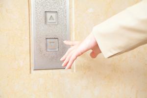 海外製の加振器の販売を行っている会社