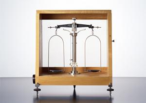 予算や素材で枕型分銅を選ぶなら